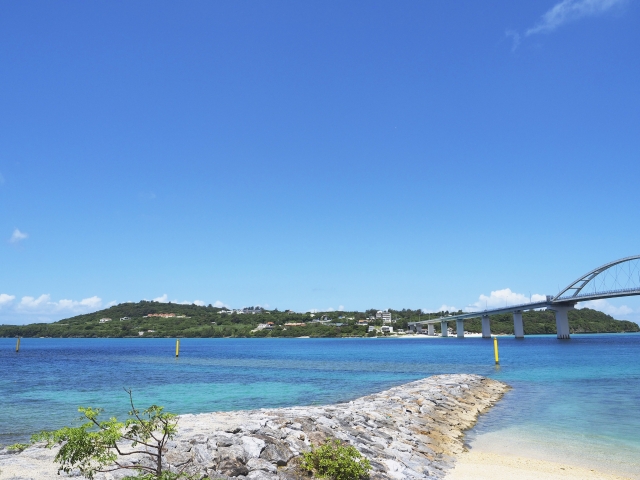 瀬底島